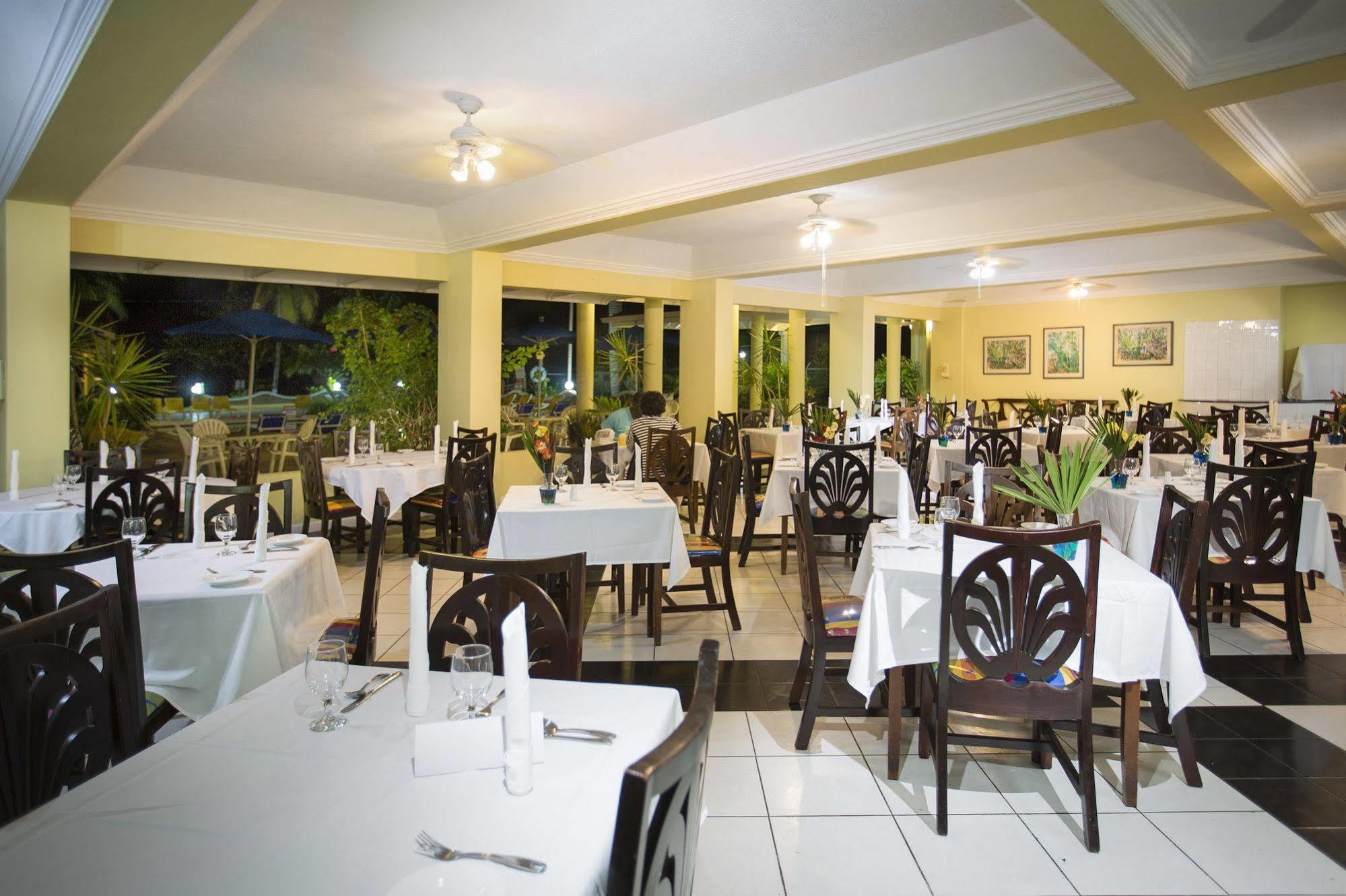 Rooms On The Beach Ocho Rios Esterno foto
