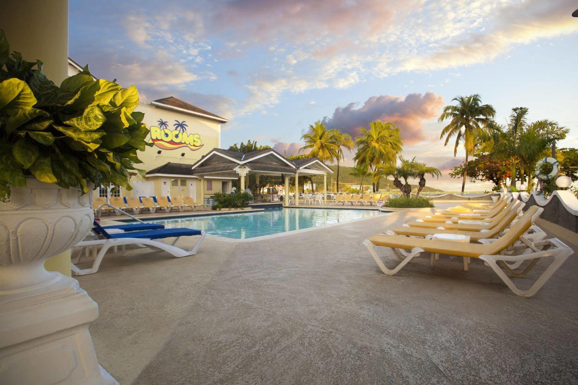 Rooms On The Beach Ocho Rios Esterno foto