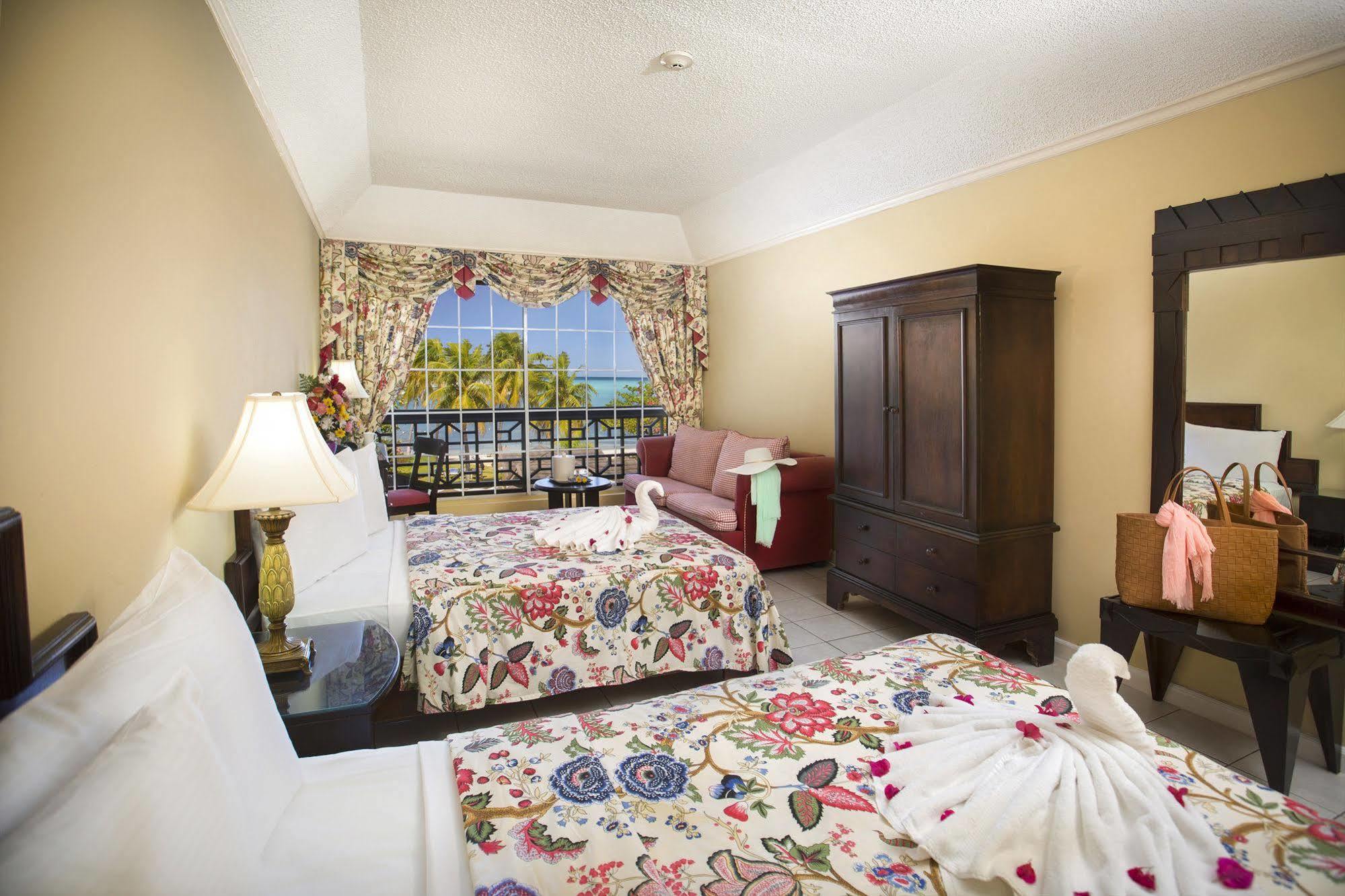 Rooms On The Beach Ocho Rios Esterno foto